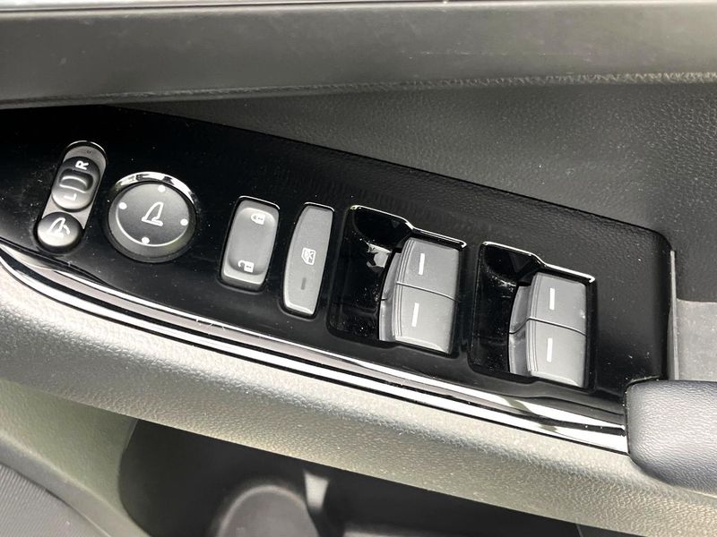 2021 Honda Vezel 6AA-RV5 (UW-6a6eb6d5ce814)[6]