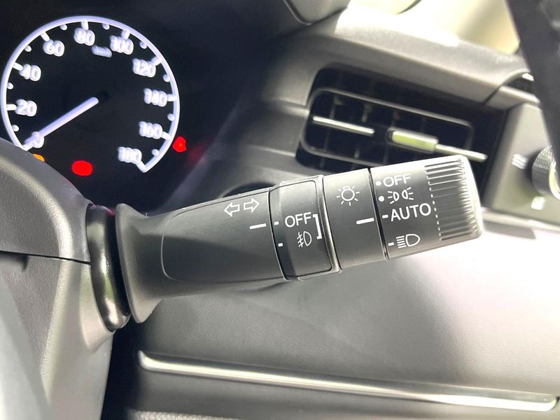 2021 Honda Vezel 6AA-RV6 (UW-6a6eb6e4adc4d)[24]