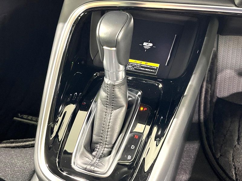 2021 Honda Vezel 6AA-RV6 (UW-6a6eb6e4adc4d)[14]