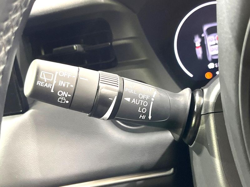 2021 Honda Vezel 6AA-RV6 (UW-6a6eb6e4adc4d)[25]
