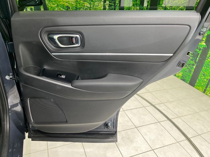 2023 Honda Vezel 6AA-RV6 (UW-6a6eb6e549716)[24]