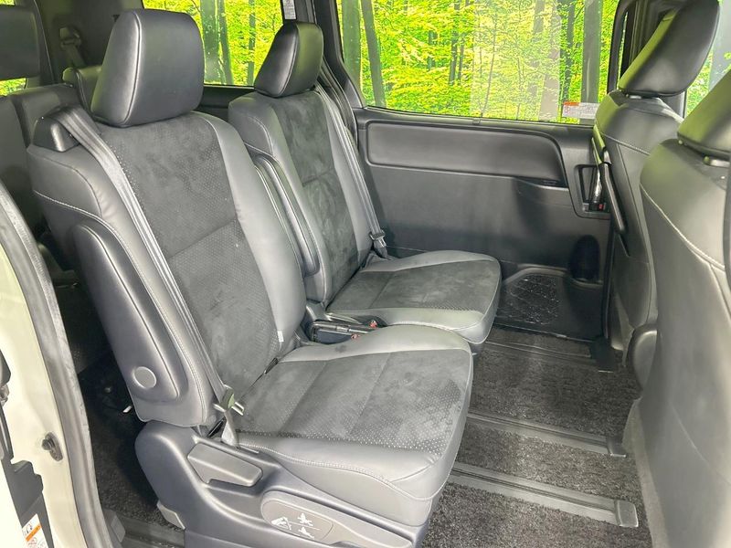 2020 Toyota Voxy 3BA-ZRR80W (UW-6a6eb76346887)[24]