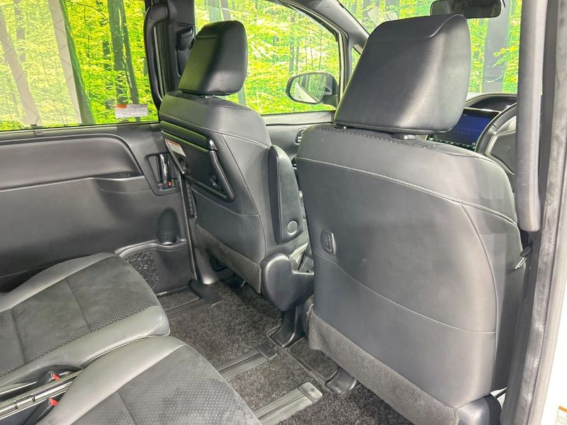 2020 Toyota Voxy 3BA-ZRR80W (UW-6a6eb76346887)[25]