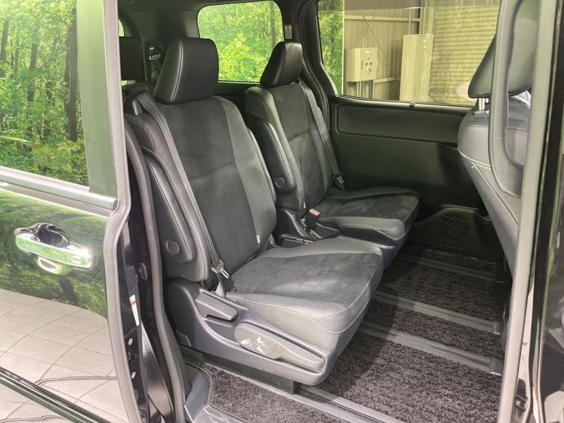 2021 Toyota Voxy 3BA-ZRR80W (UW-6a6eb766a41e0)[7]