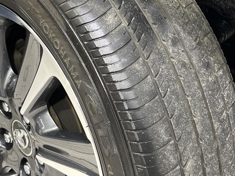 2017 Toyota Voxy DBA-ZRR85W (UW-6a6eb767bb7e5)[10]