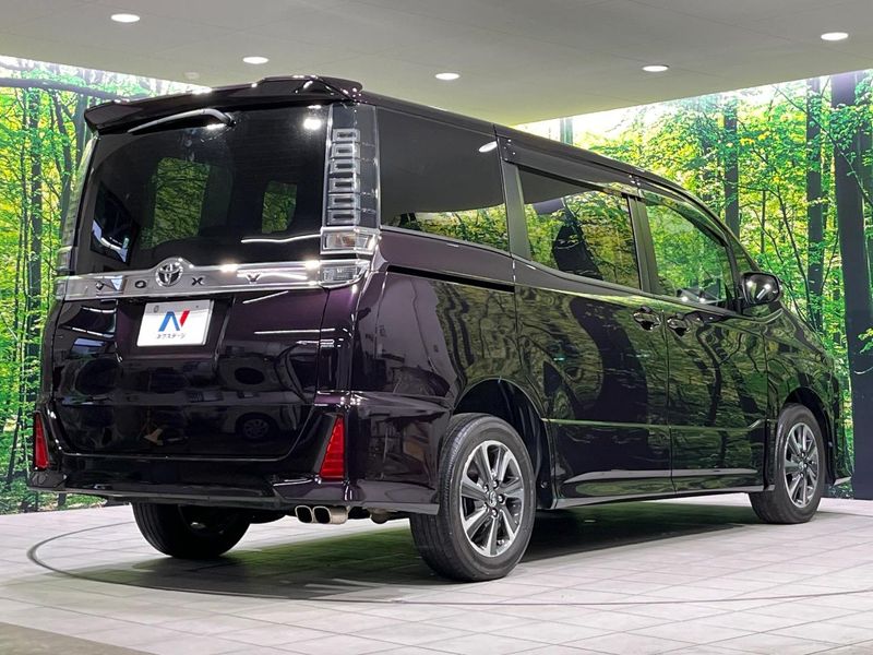 2017 Toyota Voxy DBA-ZRR85W (UW-6a6eb767bb7e5)[17]