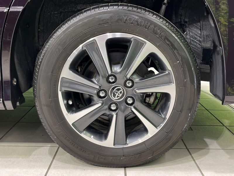 2017 Toyota Voxy DBA-ZRR85W (UW-6a6eb767bb7e5)[11]