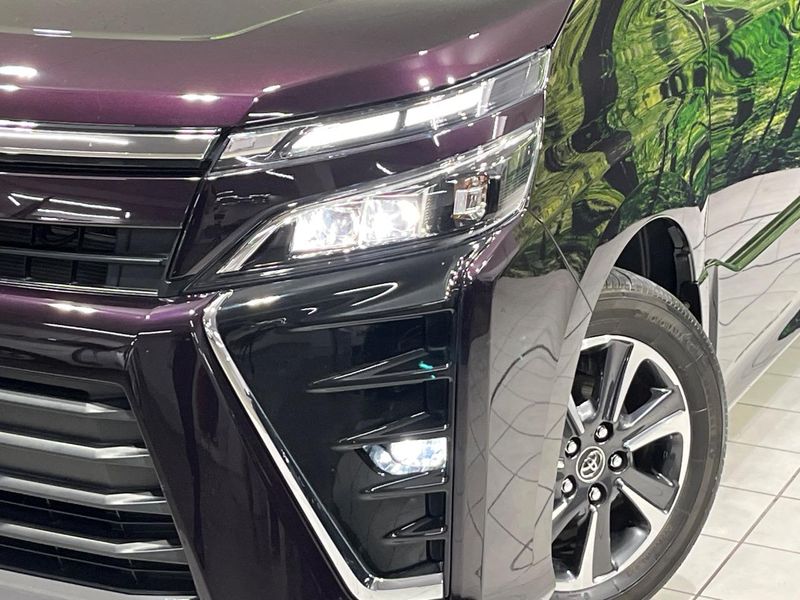 2017 Toyota Voxy DBA-ZRR85W (UW-6a6eb767bb7e5)[8]