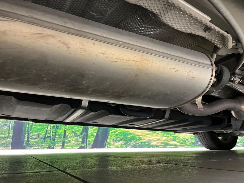 2017 Toyota Noah DBA-ZRR85W (UW-6a6eb767cefcd)[14]