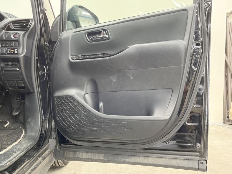 2020 Toyota Voxy 3BA-ZRR85W (UW-6a6eb7699e5d7)[19]