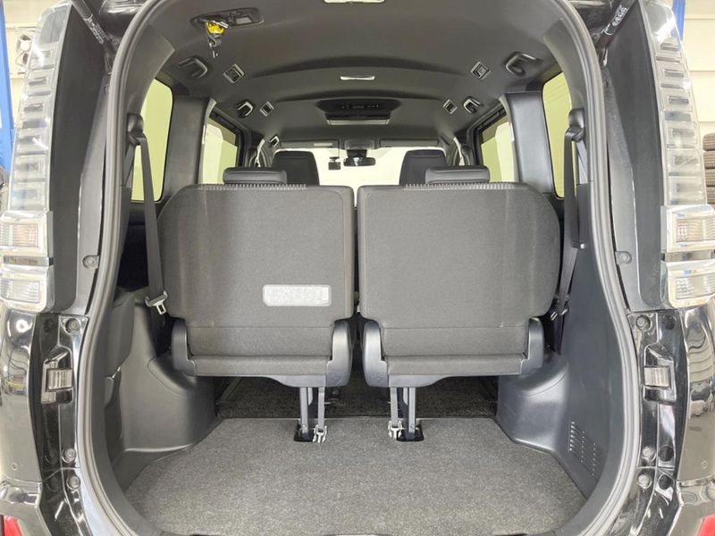 2020 Toyota Voxy 3BA-ZRR85W (UW-6a6eb7699e5d7)[8]