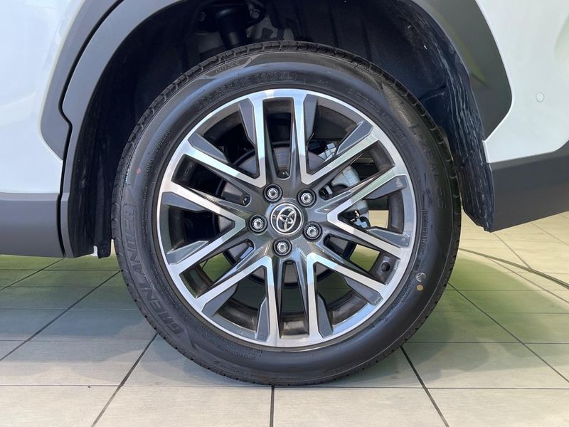 2025 Toyota Corolla Cross 6AA-ZVG13 (UW-6a6eb772f2bc0)[12]