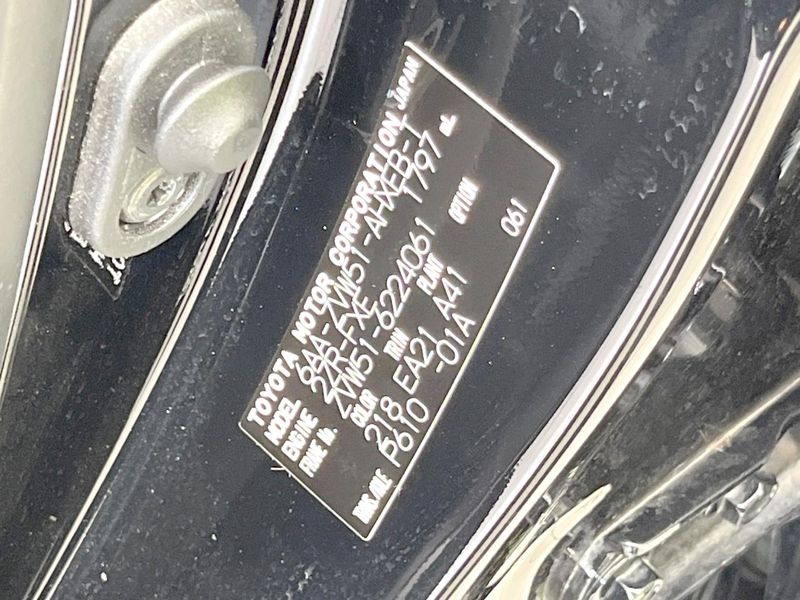 2021 Toyota Prius 6AA-ZVW51 (UW-6a6eb787ce37f)[1]