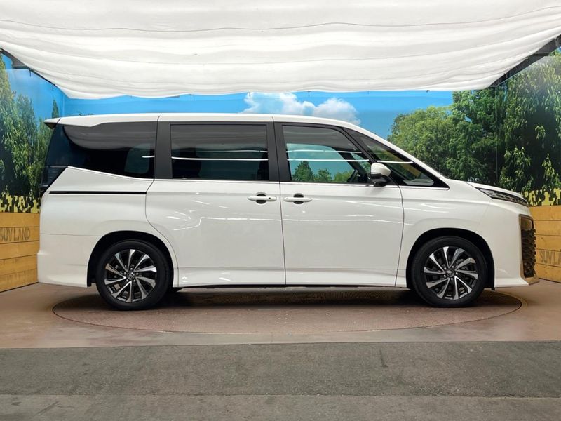 2022 Toyota Voxy 6AA-ZWR90W (UW-6a6eb79a21b46)[27]