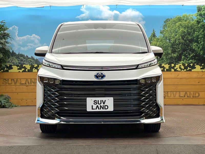 2022 Toyota Voxy 6AA-ZWR90W (UW-6a6eb79a21b46)[29]