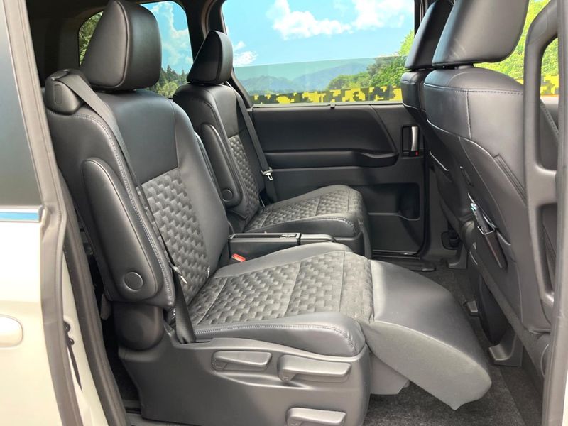 2022 Toyota Voxy 6AA-ZWR90W (UW-6a6eb79a21b46)[22]