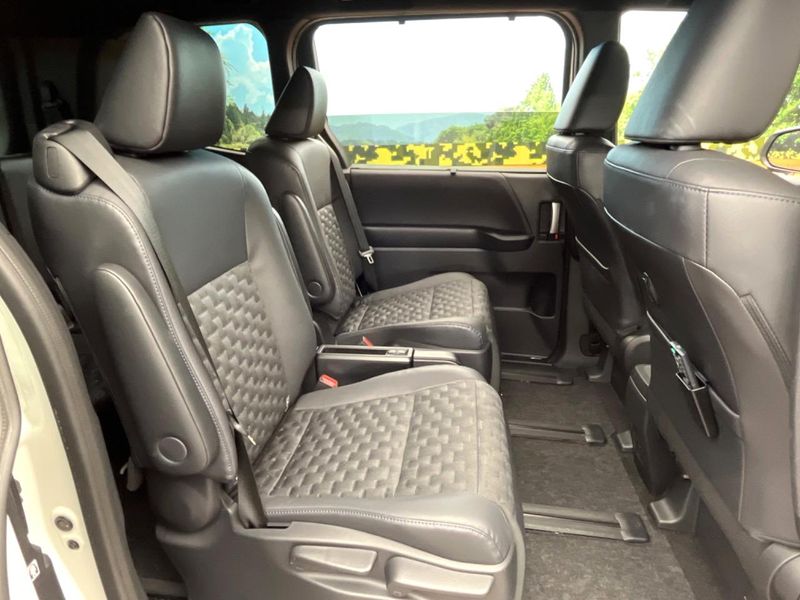2022 Toyota Voxy 6AA-ZWR90W (UW-6a6eb79a21b46)[21]
