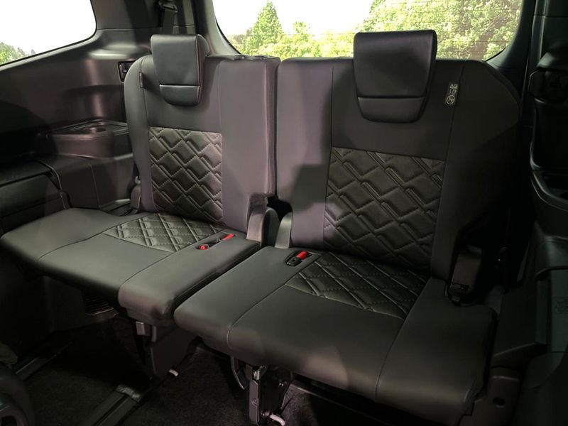 2026 Toyota Voxy 6AA-ZWR90W (UW-6a6eb7a518e9a)[11]