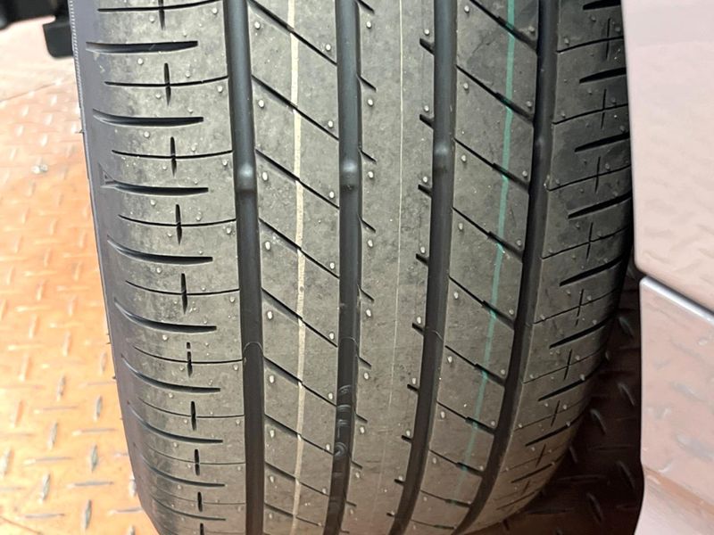 2026 Toyota Voxy 6AA-ZWR90W (UW-6a6eb7a518e9a)[18]