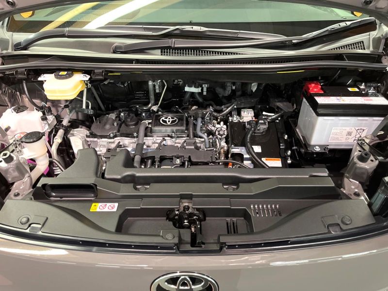 2026 Toyota Voxy 6AA-ZWR90W (UW-6a6eb7a518e9a)[15]
