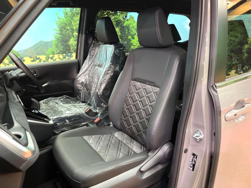 2026 Toyota Voxy 6AA-ZWR90W (UW-6a6eb7a518e9a)[13]