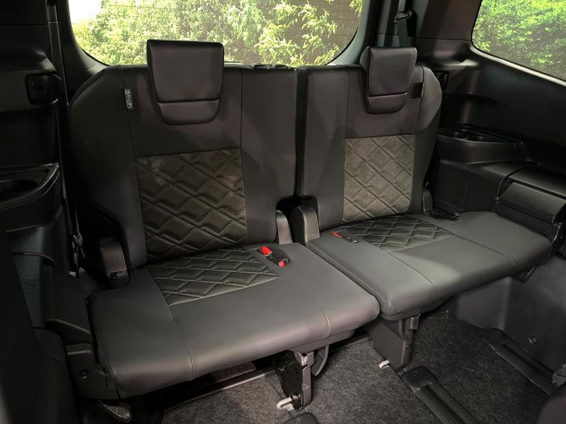 2026 Toyota Voxy 6AA-ZWR90W (UW-6a6eb7a518e9a)[9]