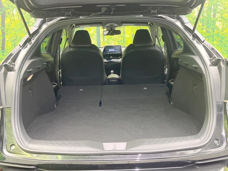 2018 Toyota C-HR DAA-ZYX10 (UW-6a6eb7aa3ff3d)[14]