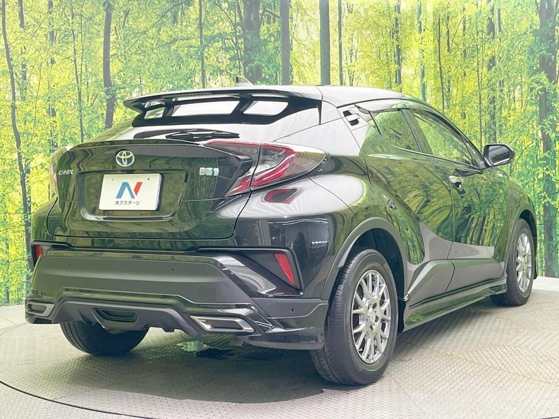 2018 Toyota C-HR DAA-ZYX10 (UW-6a6eb7aa3ff3d)[11]
