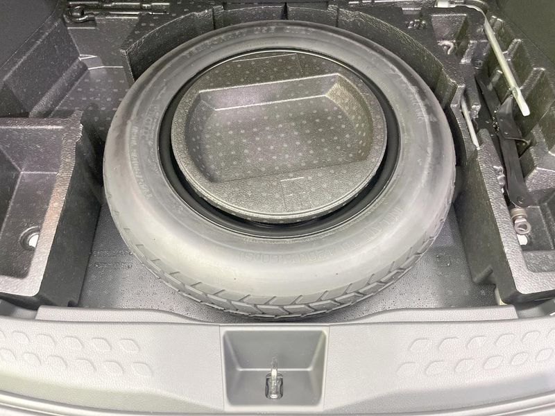 2018 Toyota C-HR DAA-ZYX10 (UW-6a6eb7aa3ff3d)[13]