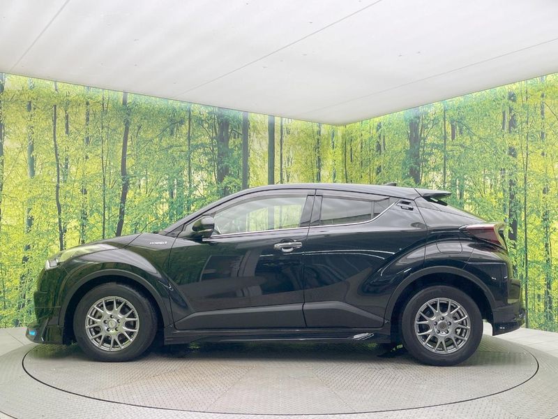 2018 Toyota C-HR DAA-ZYX10 (UW-6a6eb7aa3ff3d)[28]