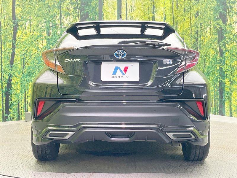 2018 Toyota C-HR DAA-ZYX10 (UW-6a6eb7aa3ff3d)[26]
