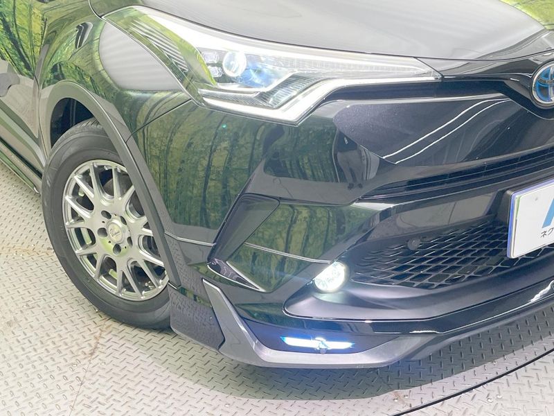 2018 Toyota C-HR DAA-ZYX10 (UW-6a6eb7aa3ff3d)[29]