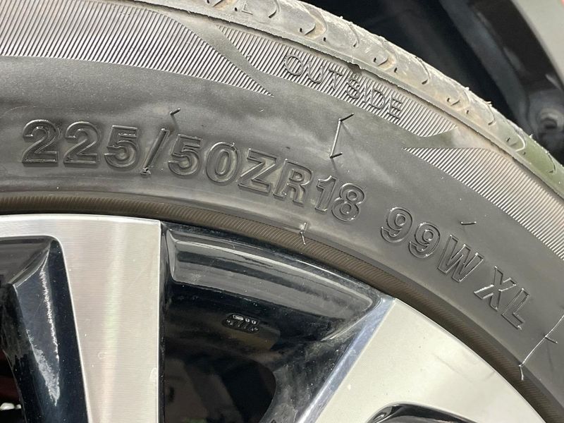 2018 Toyota C-HR DAA-ZYX10 (UW-6a6eb7aaa3fde)[8]