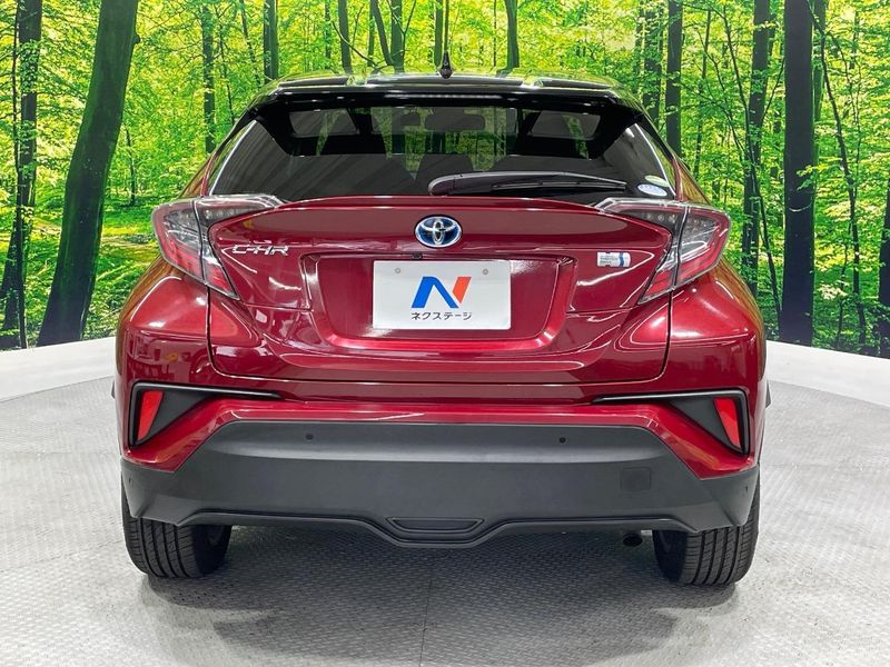 2018 Toyota C-HR DAA-ZYX10 (UW-6a6eb7aaa3fde)[17]