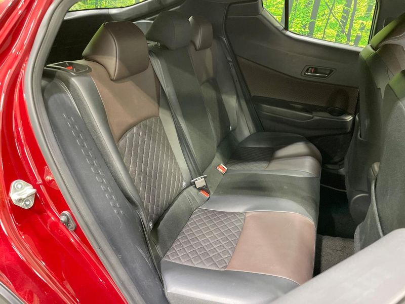 2018 Toyota C-HR DAA-ZYX10 (UW-6a6eb7aaa3fde)[22]