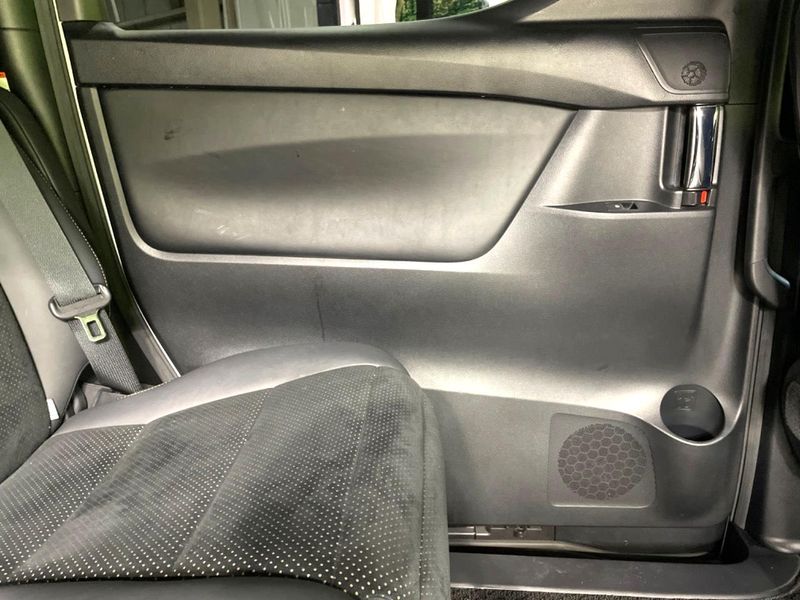 2020 Toyota Alphard 3BA-AGH30W (UW-6a700524383b7)[17]