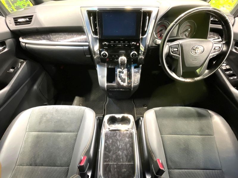 2020 Toyota Alphard 3BA-AGH30W (UW-6a700524383b7)[19]