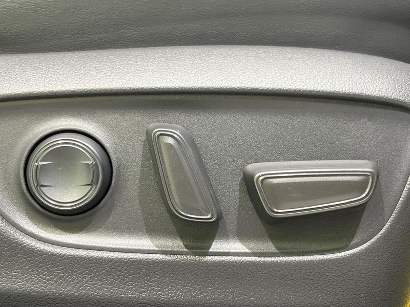 2019 Toyota RAV4 6AA-AXAH54 (UW-6a700548c0473)[19]