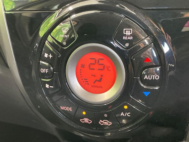 2016 Nissan Note DBA-E12 (UW-6a7005cf4e6a4)[29]