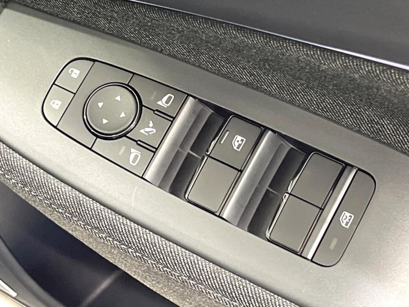 2021 Nissan Aura 6AA-FE13 (UW-6a7005dc1517a)[6]