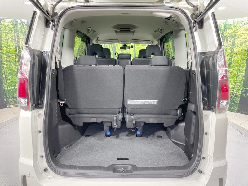 2016 Nissan Serena DAA-GFNC27 (UW-6a70060a28d8e)[7]