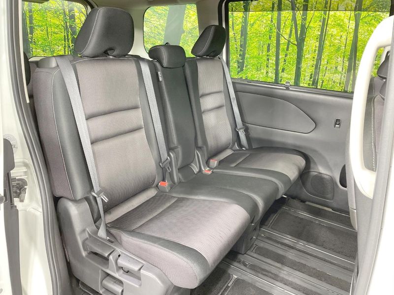 2016 Nissan Serena DAA-GFNC27 (UW-6a70060a28d8e)[29]