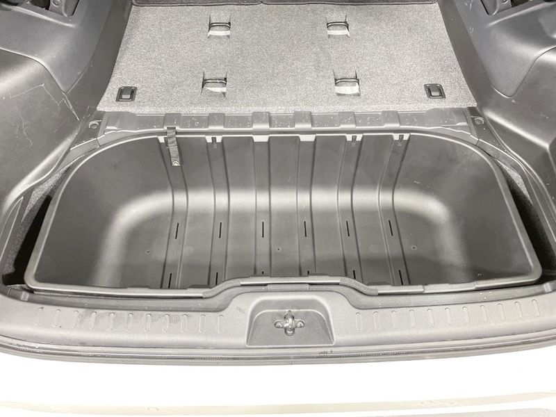 2017 Nissan Serena DAA-GFNC27 (UW-6a70060ab3716)[5]
