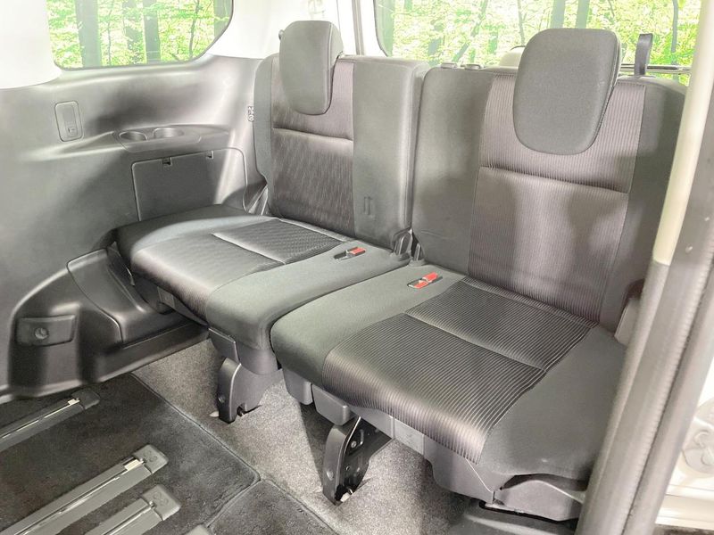 2017 Nissan Serena DAA-GFNC27 (UW-6a70060ab3716)[27]