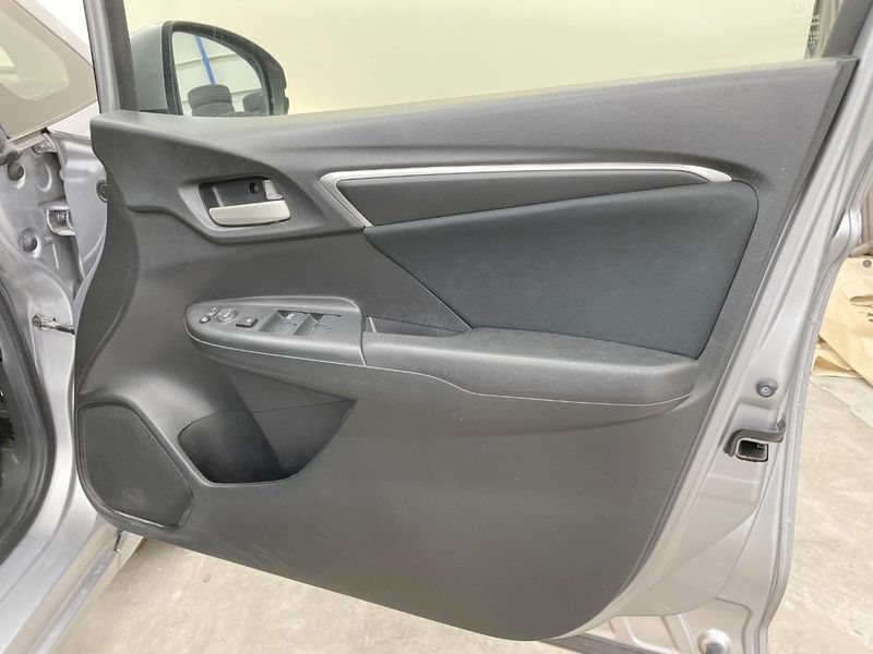 2018 Honda Fit DBA-GK4 (UW-6a70060e4f3fc)[18]
