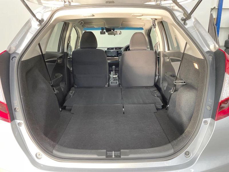 2018 Honda Fit DBA-GK4 (UW-6a70060e4f3fc)[13]