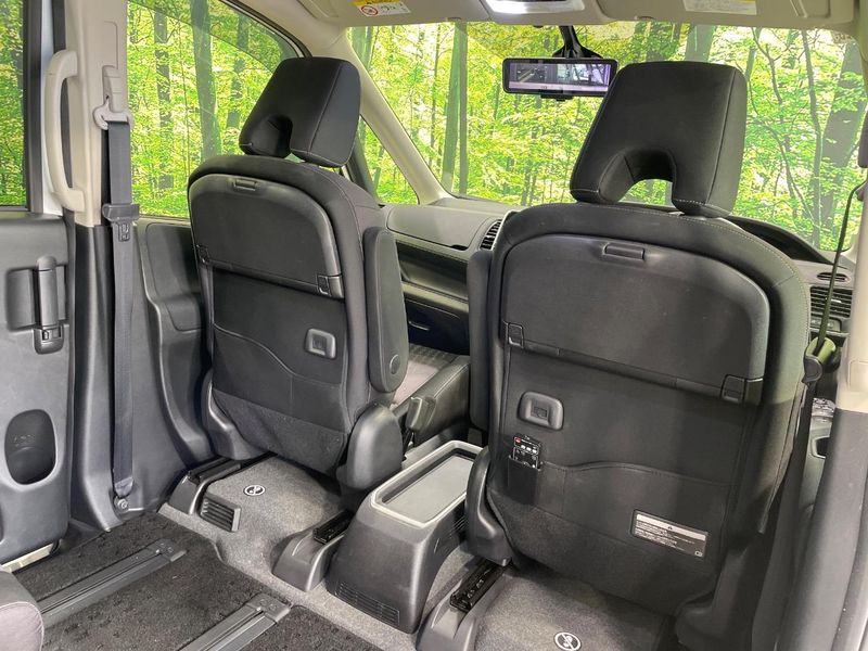 2018 Nissan Serena DAA-HFC27 (UW-6a70064eb6553)[26]