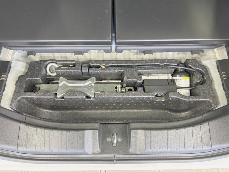 2019 Honda N-BOX CUSTOM DBA-JF3 (UW-6a70067d6cde9)[27]