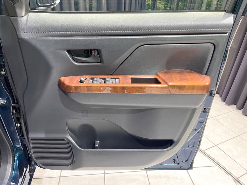 2017 Daihatsu Toll DBA-M900S (UW-6a70074a3a960)[24]