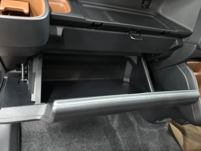 2026 Toyota Sienta 6AA-MXPL10G (UW-6a7007dfb92f6)[4]